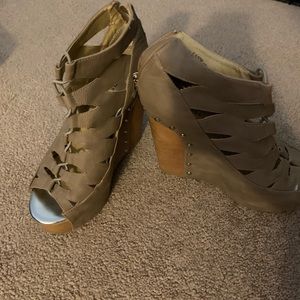 Chinese laundry nude wedge booties